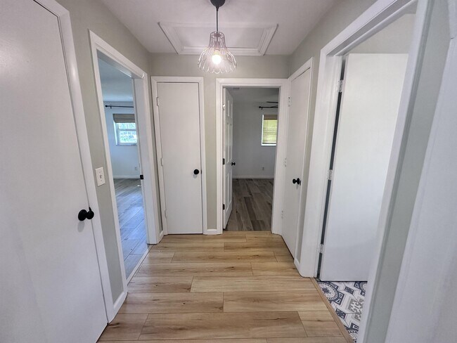 Building Photo - 1422 Byram Dr