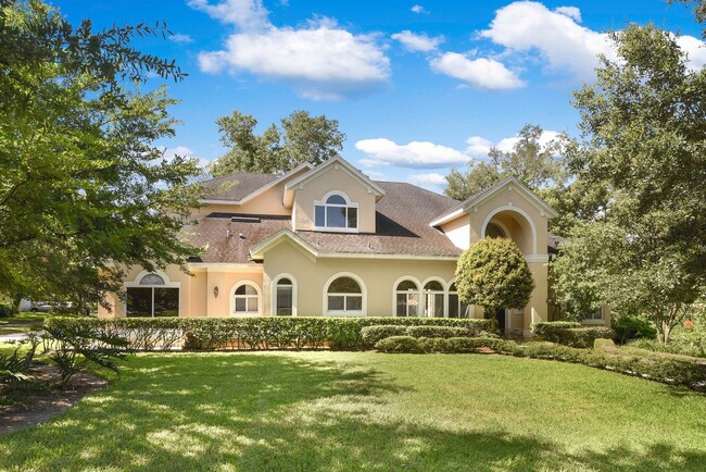 Building Photo - Beautiful home on the brick streets of Old...