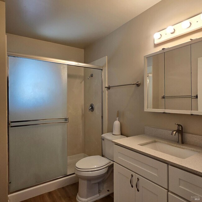 Building Photo - 102 Lassen Cir