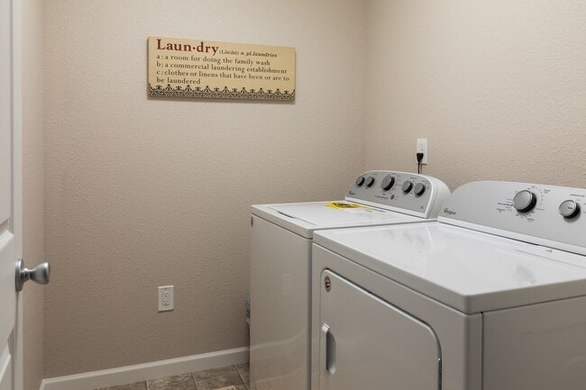 Building Photo - Immediate Occupancy Available!