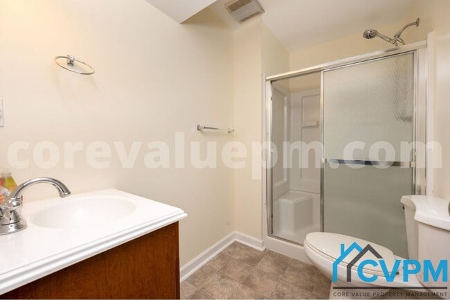 Building Photo - 1321 Treasure Dr