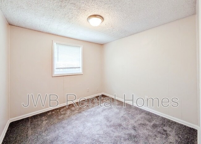 Building Photo - 8740 Free Ave