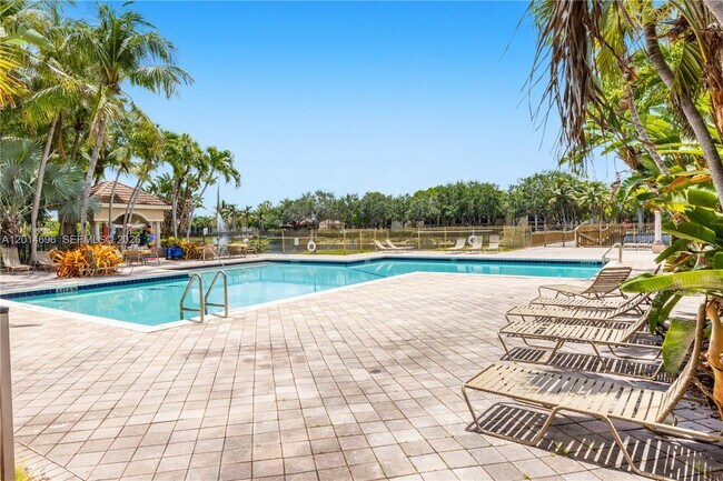 Building Photo - 2486 Centergate Dr