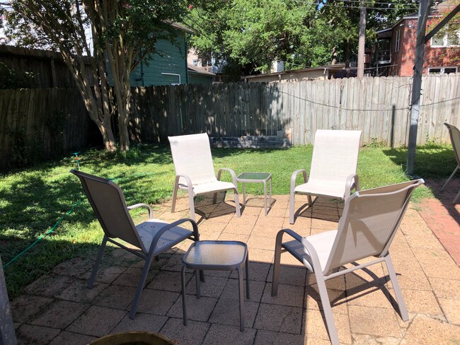 Backyard / Fire Pit area - 401 W Saulnier St