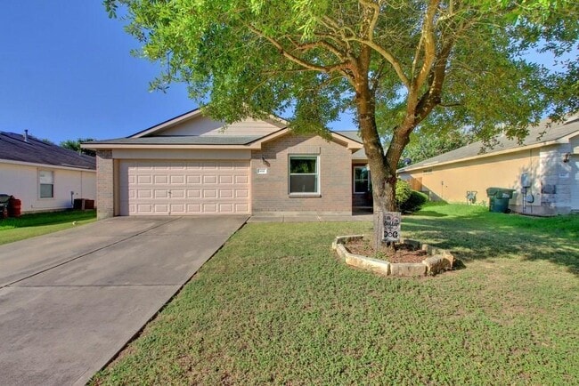 Building Photo - 450 Carriage Way