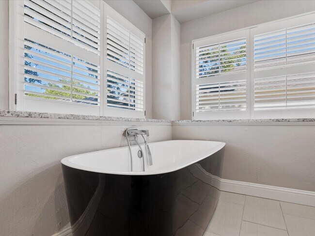 Building Photo - 3410 Marywood Dr