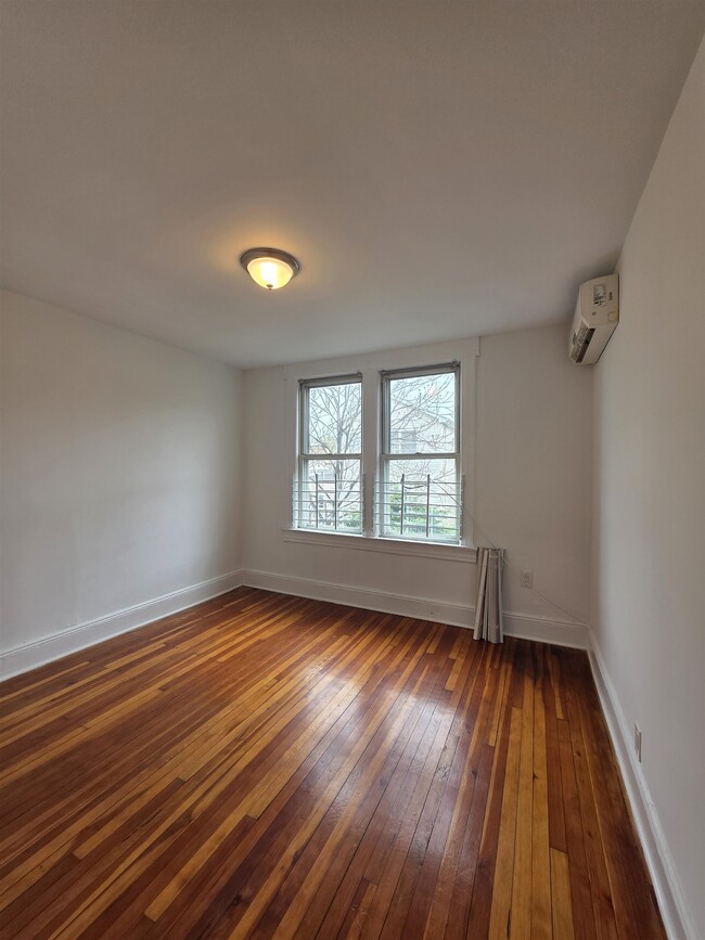 Building Photo - 282 Neptune Ave
