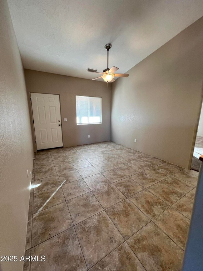 Building Photo - 1225 E Elm St