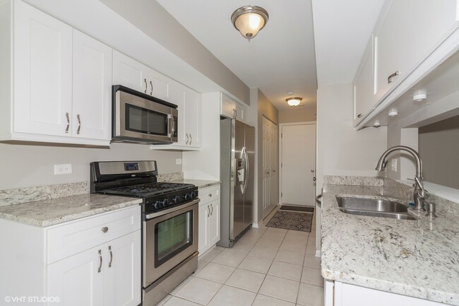 Building Photo - 627 Beaver Ct