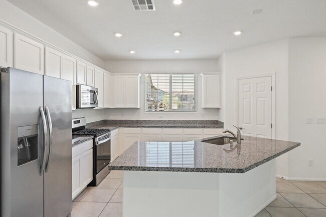 Building Photo - 10589 Sariah Skye Ave