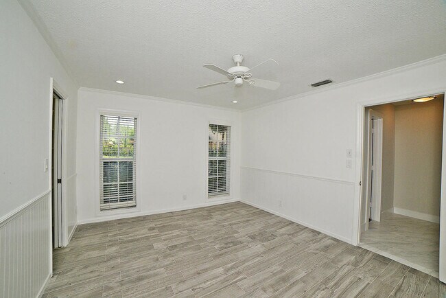 Building Photo - 6943 Giralda Cir