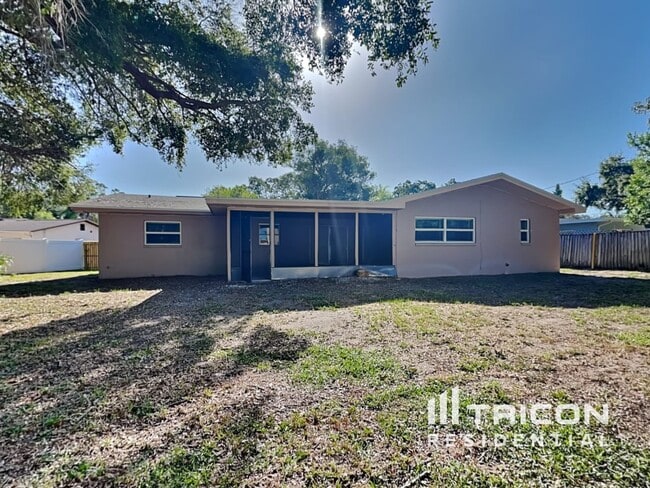 Building Photo - 92 Ventura Dr