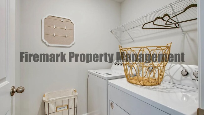 Building Photo - 4 Bedroom, 2.5 Bath and 2 Car Garage in Ha...