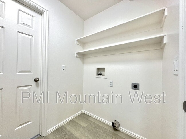 Building Photo - 49 S 200 W