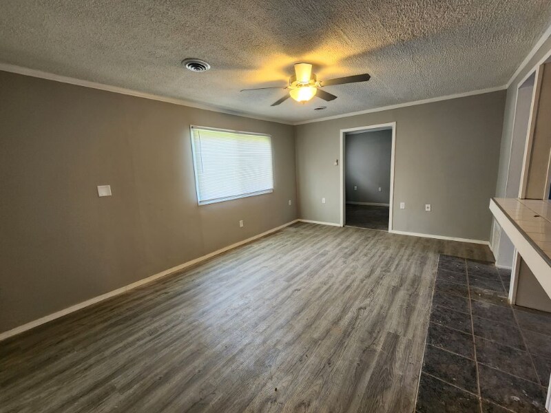 Building Photo - 16905 10th Ave