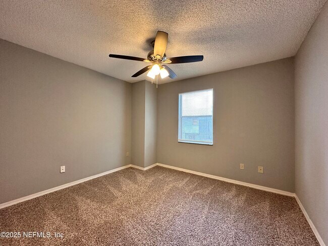 Building Photo - 1114 W Romaine Cir