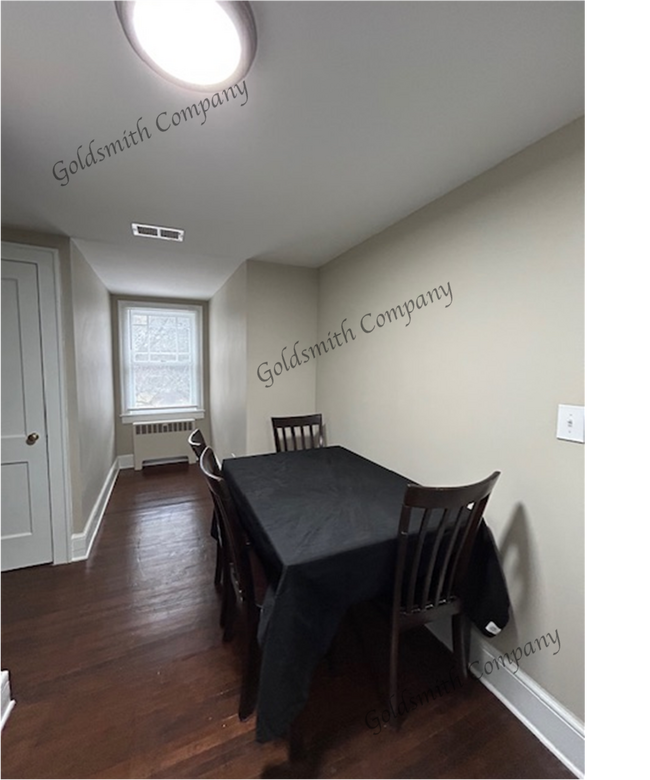 Building Photo - 3 Crescent Ridge Dr