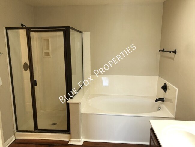 Building Photo - 4810 E Orchard Grass Dr