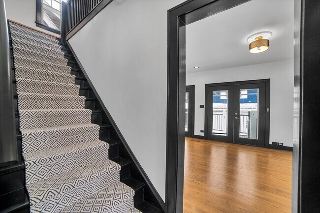 Building Photo - 4941 Montgomery Ave