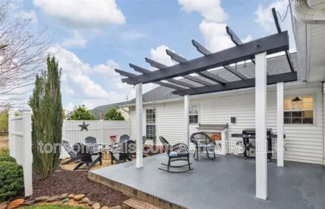 Building Photo - 108 Sandpiper Ct