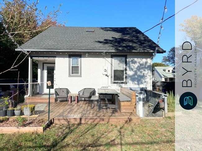 Building Photo - 3256 Cliff Ave