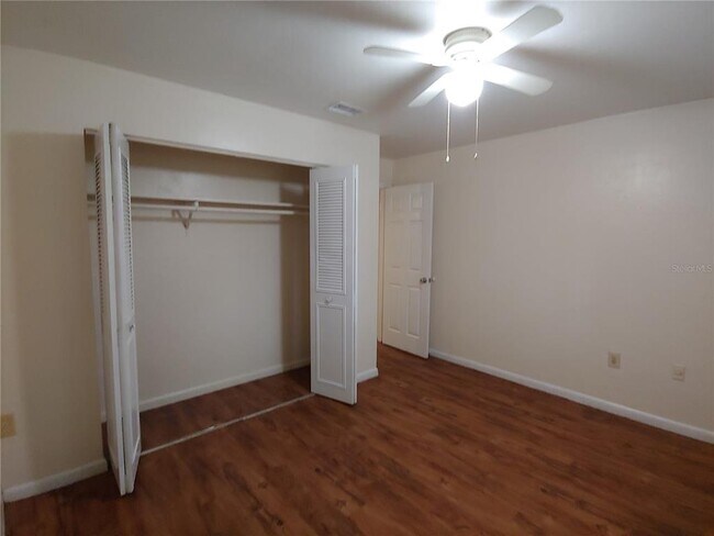 Building Photo - 208 NE 7th Pl