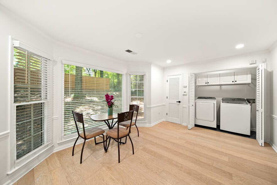 Building Photo - 4506 Reva Way NE