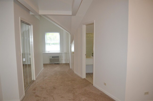Building Photo - 570 Seegers Rd