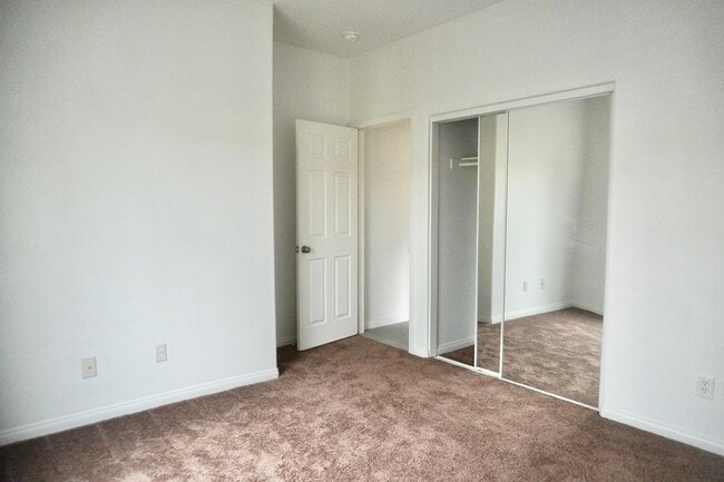 Building Photo - 40689 Carmel Mountain Dr