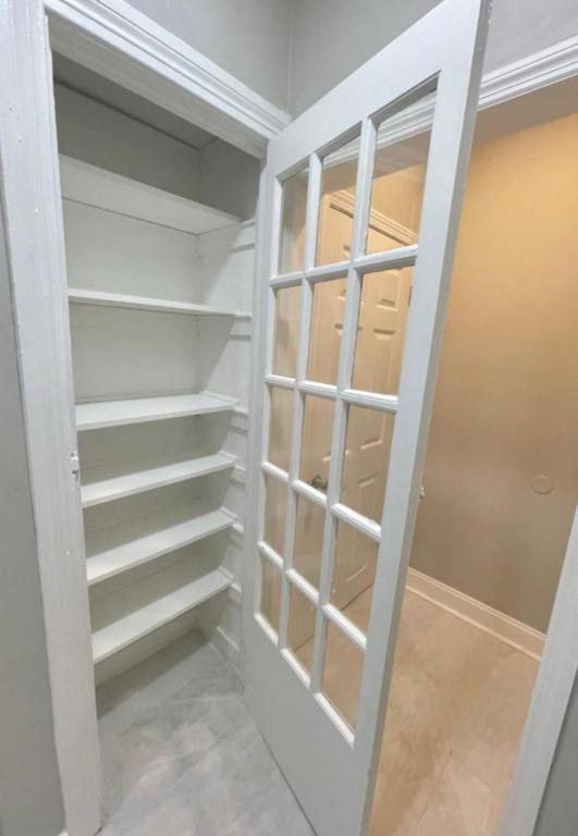 Building Photo - 929 S Jackson St