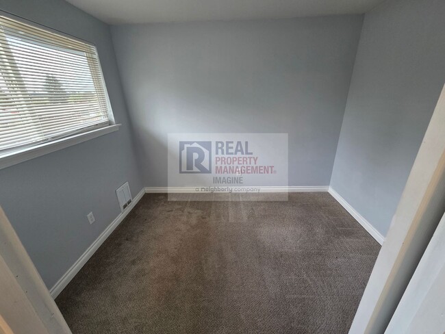 Building Photo - Recently remodeled 3 bedroom, 2.5 bath home