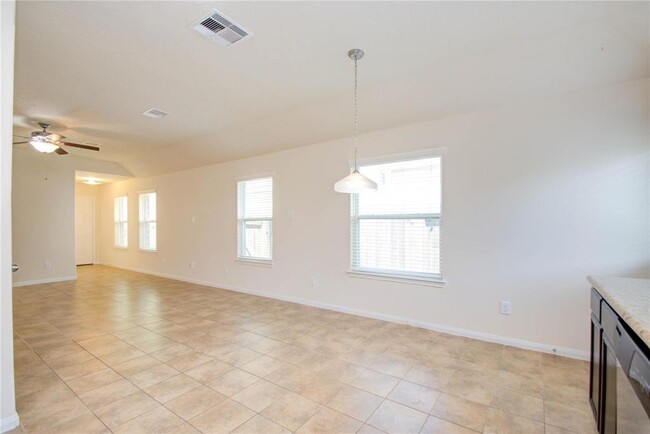 Building Photo - 2131 Tandy Park Way