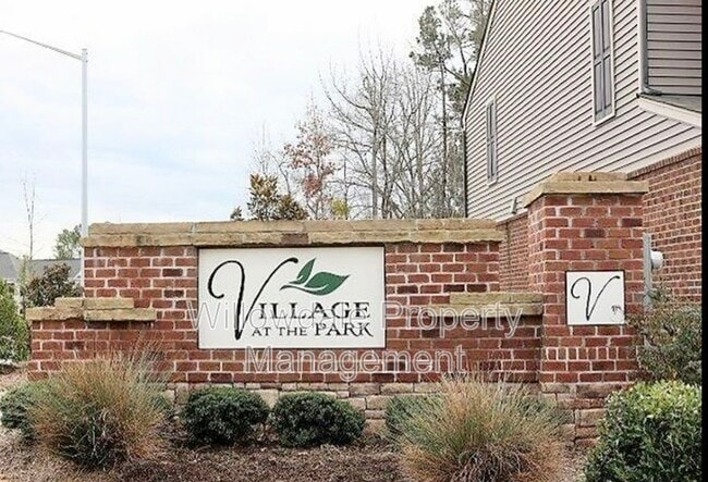 Building Photo - 2132 Chipley Dr