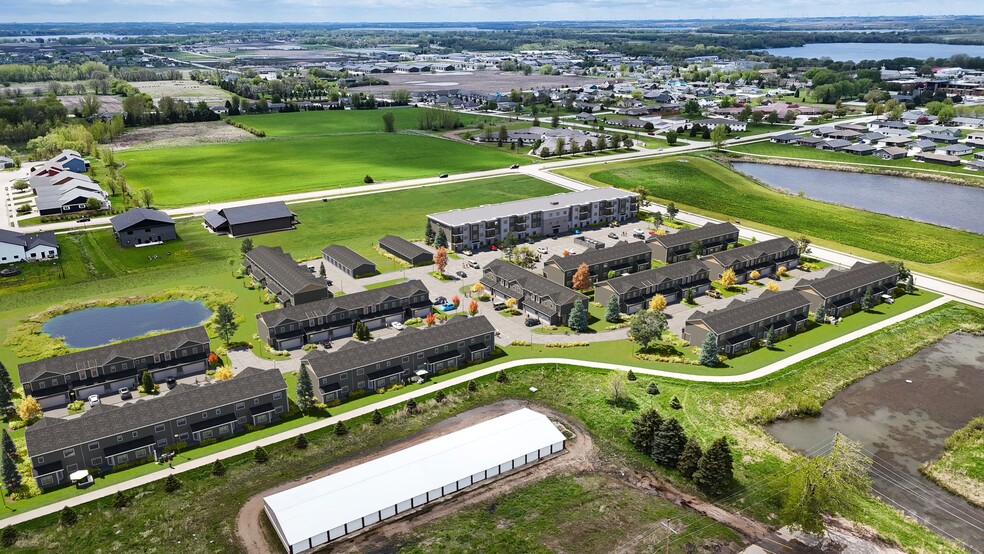 Building Photo - The Shores at Spirit Lake