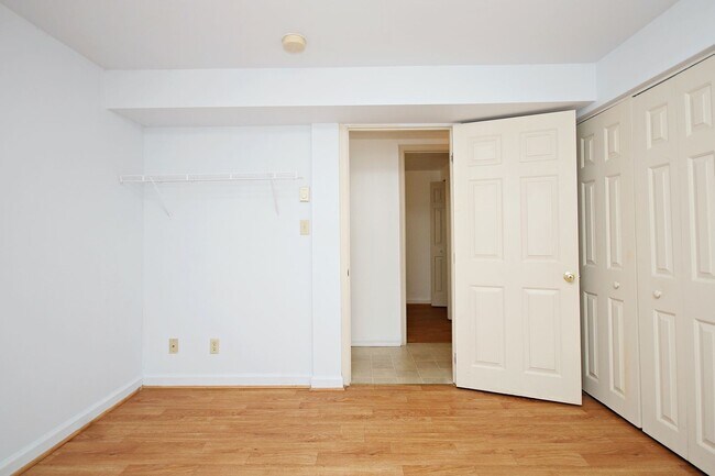 Building Photo - Basement Apartment Near UVA & Downtown