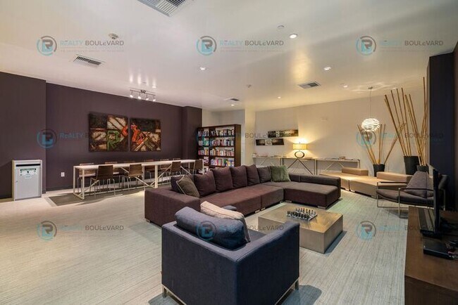 Building Photo - Modern 1 Bedroom 1 Bath Luxury Condo at Th...