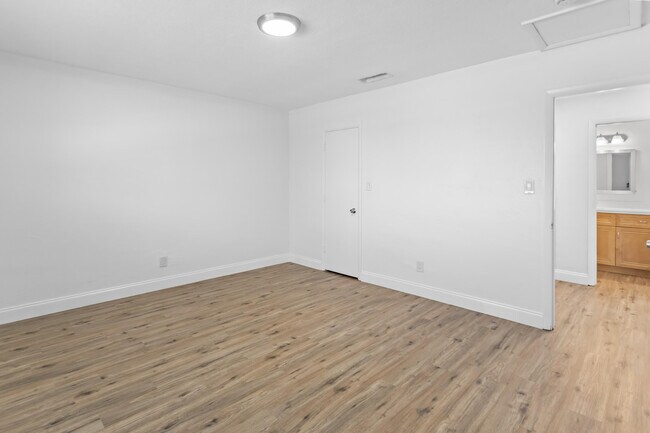 Building Photo - 493 NW 43rd St