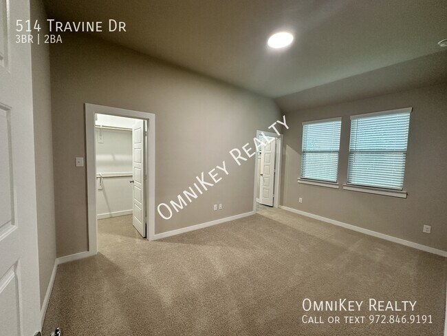 Building Photo - 514 Travine Dr