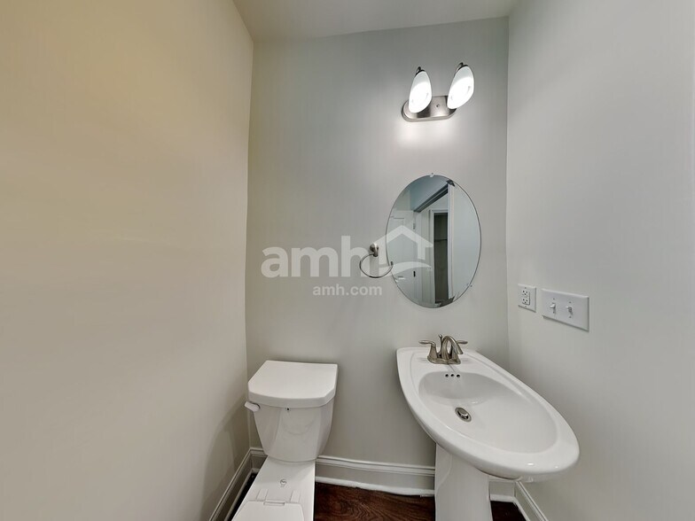 Building Photo - 5020 Hudson Vly Dr