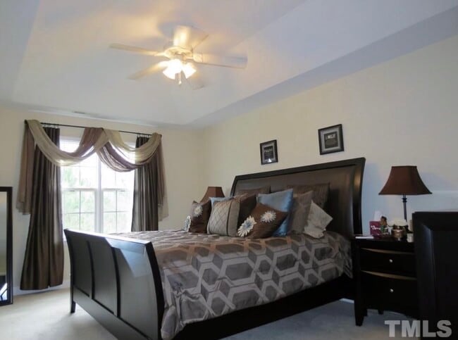 Building Photo - 844 Saratoga Dr