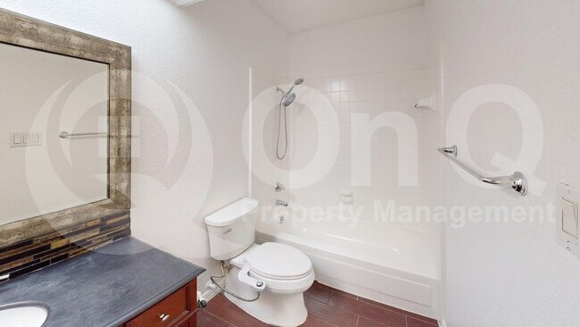 Building Photo - 217 Creekside Ln