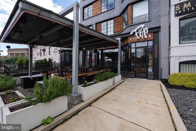 Building Photo - 2120 Vermont Ave NW