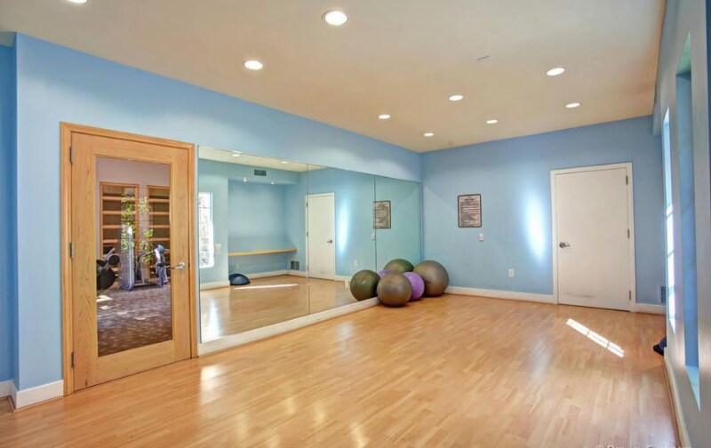 Building Photo - 3440 Lebon Dr