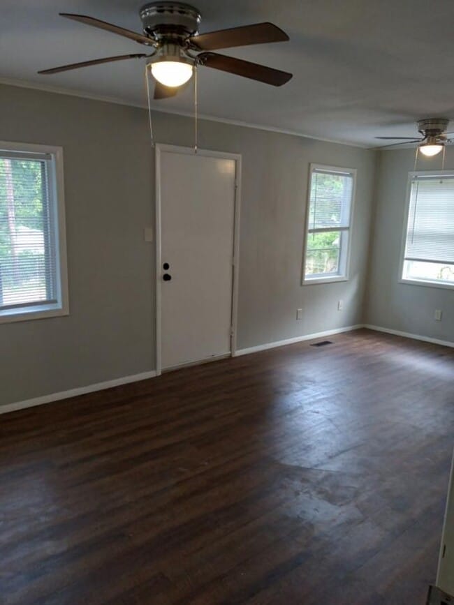 Building Photo - Renovated 3 Bedroom Park Hill Home