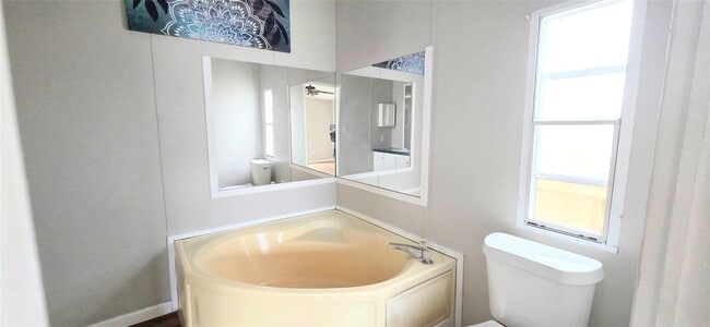 Building Photo - 16885 W Lynbrook