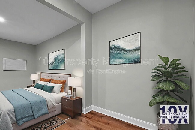 Building Photo - 556 E Whittier St