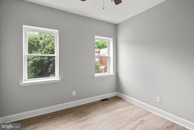 Building Photo - 3914 Ridgewood Ave