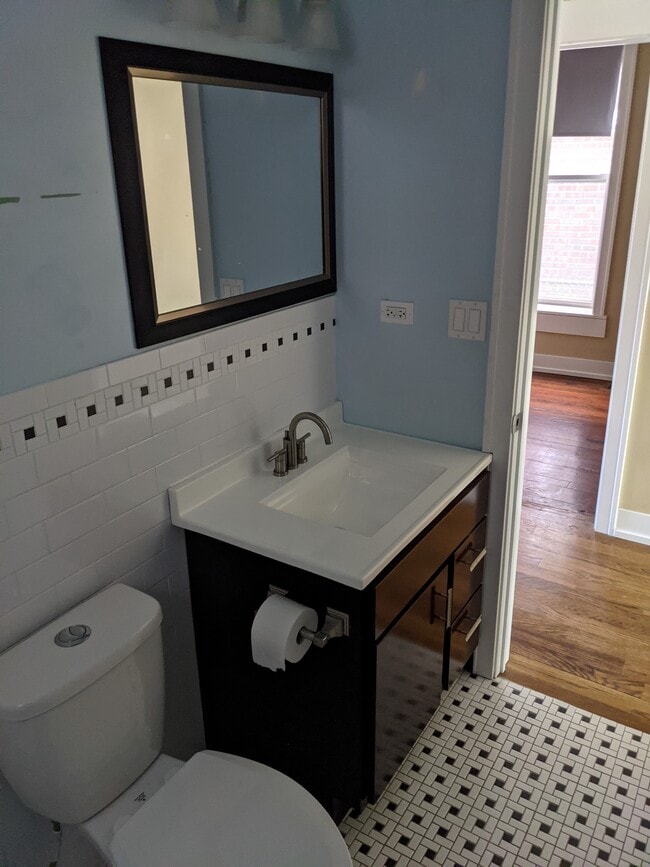 Building Photo - 1630 N Drake Ave