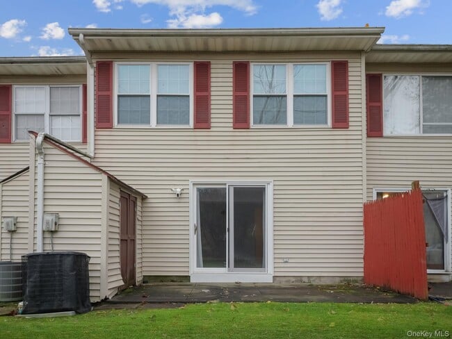 Building Photo - 276 Temple Hill Rd