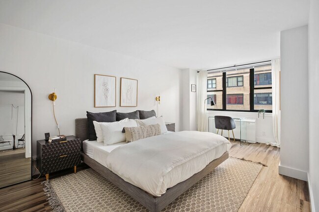 Building Photo - 330 W 58th St